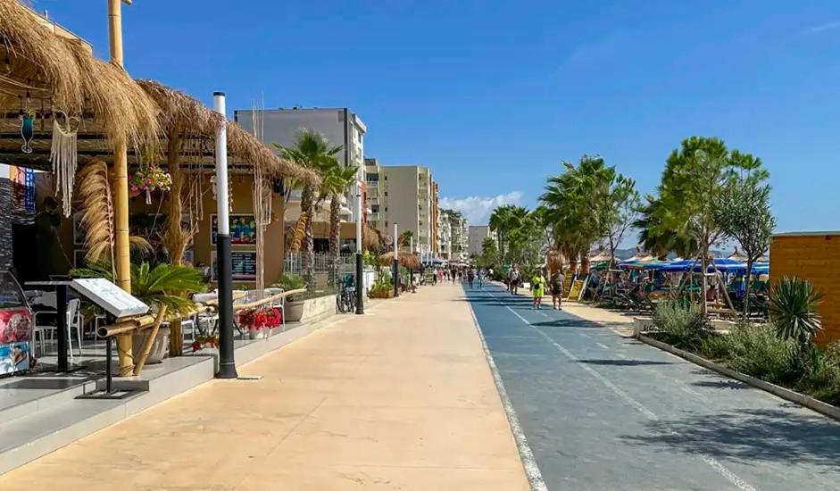 Sea Point Apartments Durres Bagian luar foto