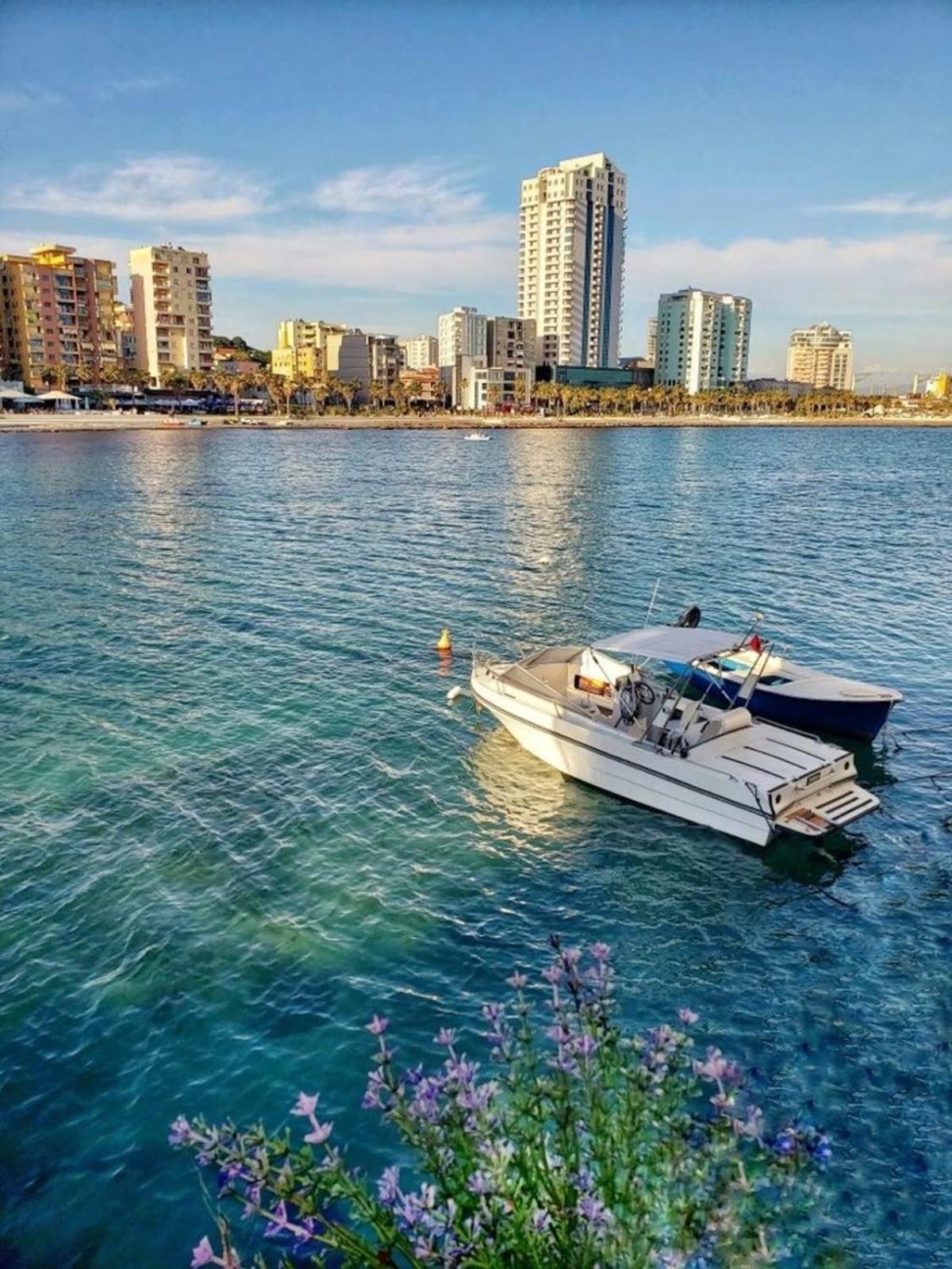 Sea Point Apartments Durres Bagian luar foto